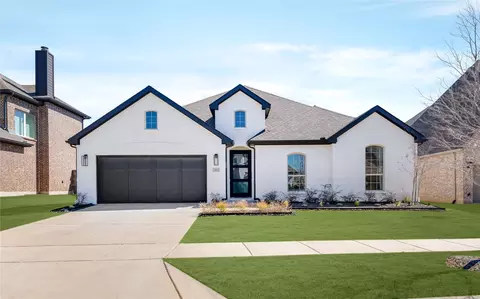 Exterior - 7032 Cross Point Ln, Aubrey, TX 76227 photo 2 of 5