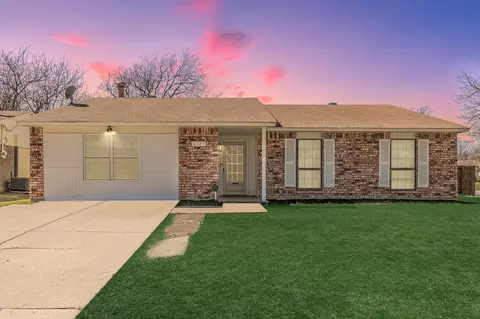 6525 Wakefield Dr, North Richland Hills, TX 76182