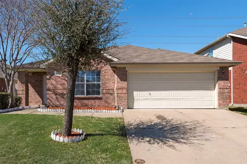 2819 Bluefield Ln, Grand Prairie, TX 75052