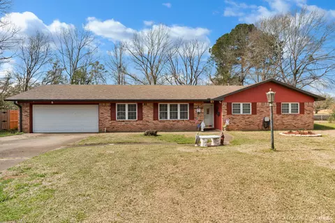 1822 Venus Dr, Bossier City, LA 71112
