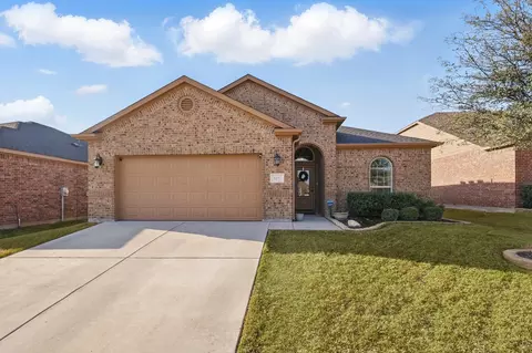 317 Iron Ore Trl, Fort Worth, TX 76131