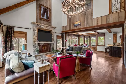1221 Falls Creek Dr, Graford, TX 76449
