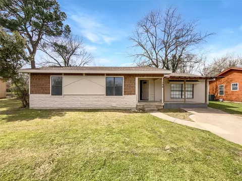 106 Hillside Dr, Alvarado, TX 76009