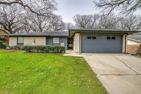 113 Clinton St, Burleson, TX 76028