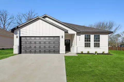908 Edgar St, Greenville, TX 75401