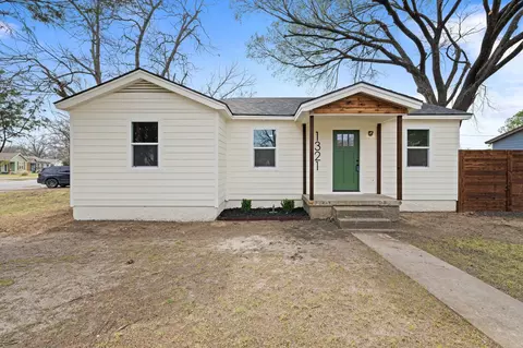 1321 Easton Rd, Dallas, TX 75218