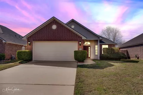 321 Gaston Ln, Bossier City, LA 71112