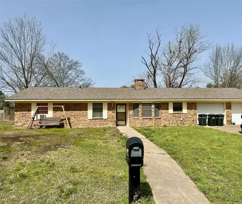 1602 Woodway Ln, Gilmer, TX 75644