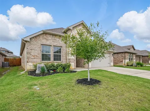 9713 Daisy Mae Ln, Aubrey, TX 76227