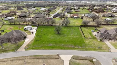 13033 Willow Crossing Dr, Fort Worth, TX 76052
