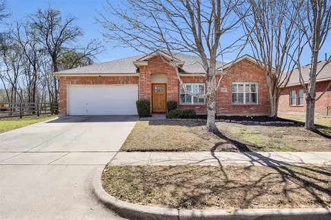 5899 Candlelight Ln, Grand Prairie, TX 75052