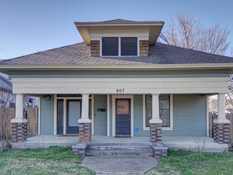 807 W Richmond Ave, Fort Worth, TX 76110