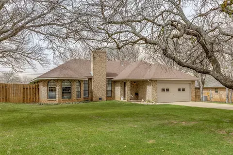 1516 S Rodgers Dr, Graham, TX 76450