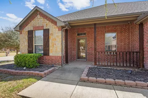 557 Griffith Dr, Saginaw, TX 76179