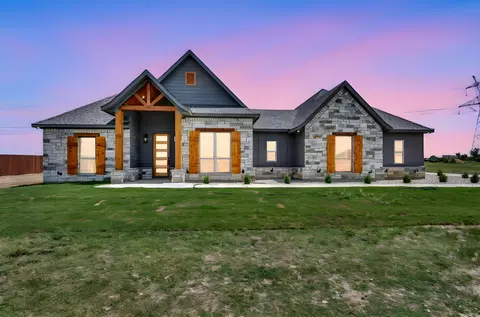 3225 Cobbler Ln, Joshua, TX 76058