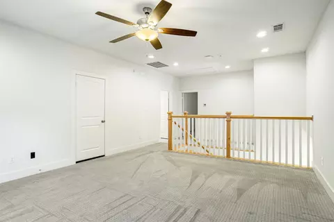 613 E Wall St, Grapevine, TX 76051 photo 24