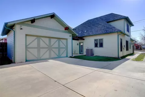 613 E Wall St, Grapevine, TX 76051 photo 31