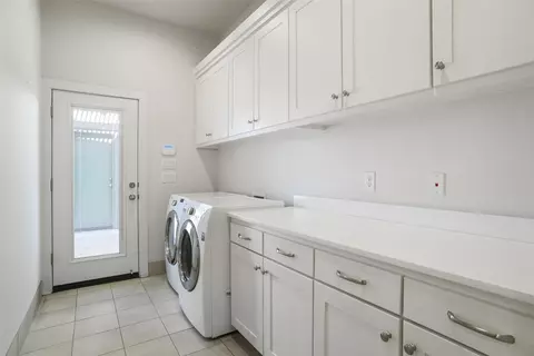 613 E Wall St, Grapevine, TX 76051 photo 14