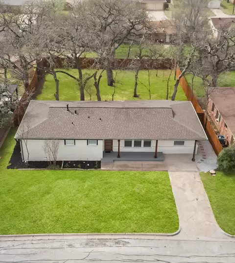 817 Lee Dr, Bedford, TX 76022