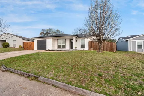 9505 Timberbluff Ct, Dallas, TX 75249
