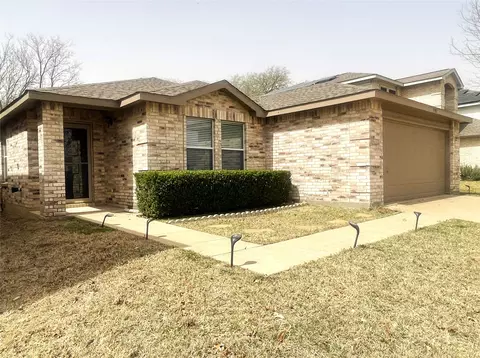 5317 Bedfordshire Dr, Fort Worth, TX 76135