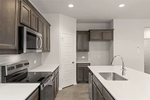 Kitchen - 1818 Iris Rd, Melissa, TX 75454 photo 3 of 3