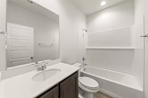 Bath - 1818 Iris Rd, Melissa, TX 75454 photo 1 of 4