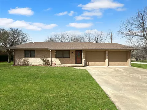 1077 N Cedar St, Muenster, TX 76252