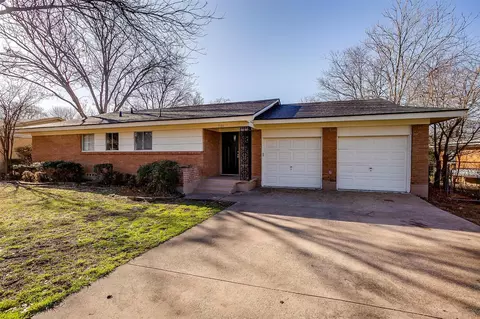 7105 Overhill Rd, Fort Worth, TX 76116