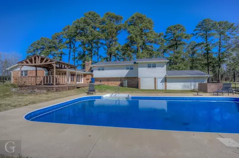 Exterior - 441 Burney St, Coushatta, LA 71019 photo 3 of 6