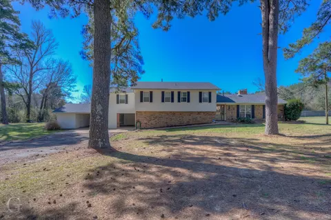 441 Burney St, Coushatta, LA 71019