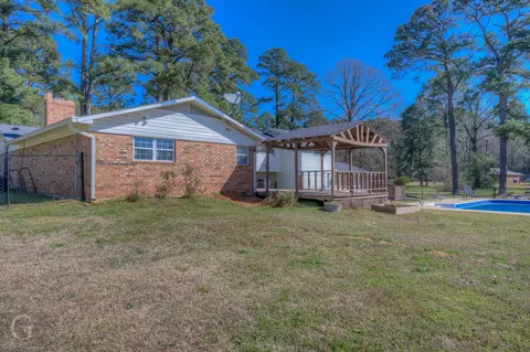 Exterior - 441 Burney St, Coushatta, LA 71019 photo 5 of 6