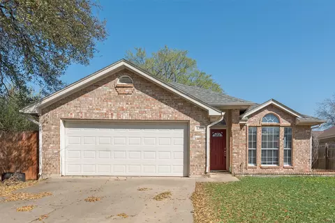 4221 Goodnight Cir, Haltom City, TX 76137