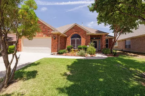 2729 White Rock Dr, Fort Worth, TX 76131