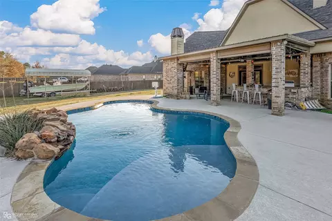 316 Hallmark Dr, Stonewall, LA 71078