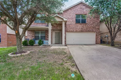 9877 Osprey Dr, Fort Worth, TX 76108