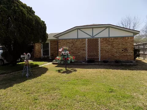 517 Brandon, Grand Prairie, TX 75052
