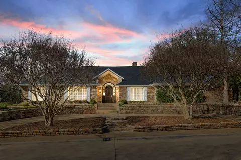 9305 Moss Trl, Dallas, TX 75231