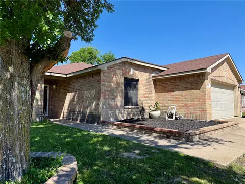 508 Nance Dr, Cedar Hill, TX 75104