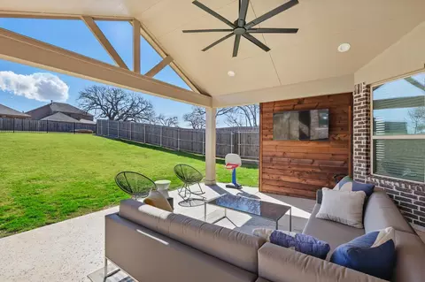 2402 Alloway Dr, Corinth, TX 76210 photo 3