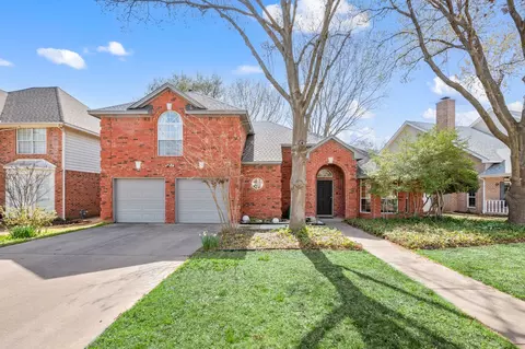 3349 Burninglog Dr, Grapevine, TX 76051