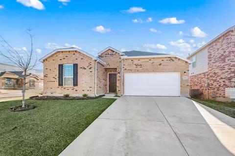 1104 Bluespire Dr, Fort Worth, TX 76131