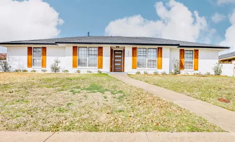 621 Ray Ave, Desoto, TX 75115