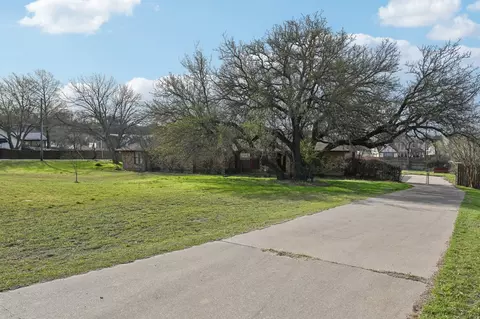 735 Royal View Ct, Weatherford, TX 76087