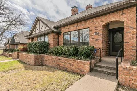620 Windgate Ct, Arlington, TX 76012