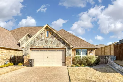 5013 Giverny Ln, Fort Worth, TX 76116