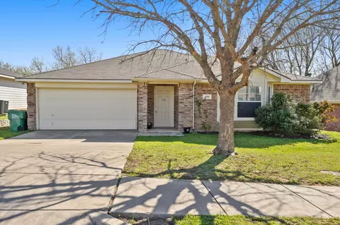 908 Chase Ln, Denton, TX 76209