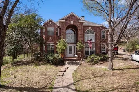 850 Oak Crest Dr, Fort Worth, TX 76120