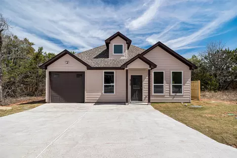 5727 Barkridge Dr, Granbury, TX 76048