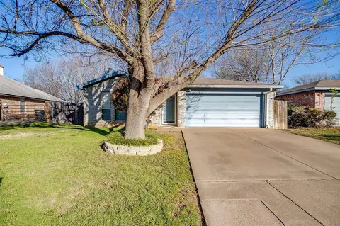 1720 Hunting Green Dr, Fort Worth, TX 76134